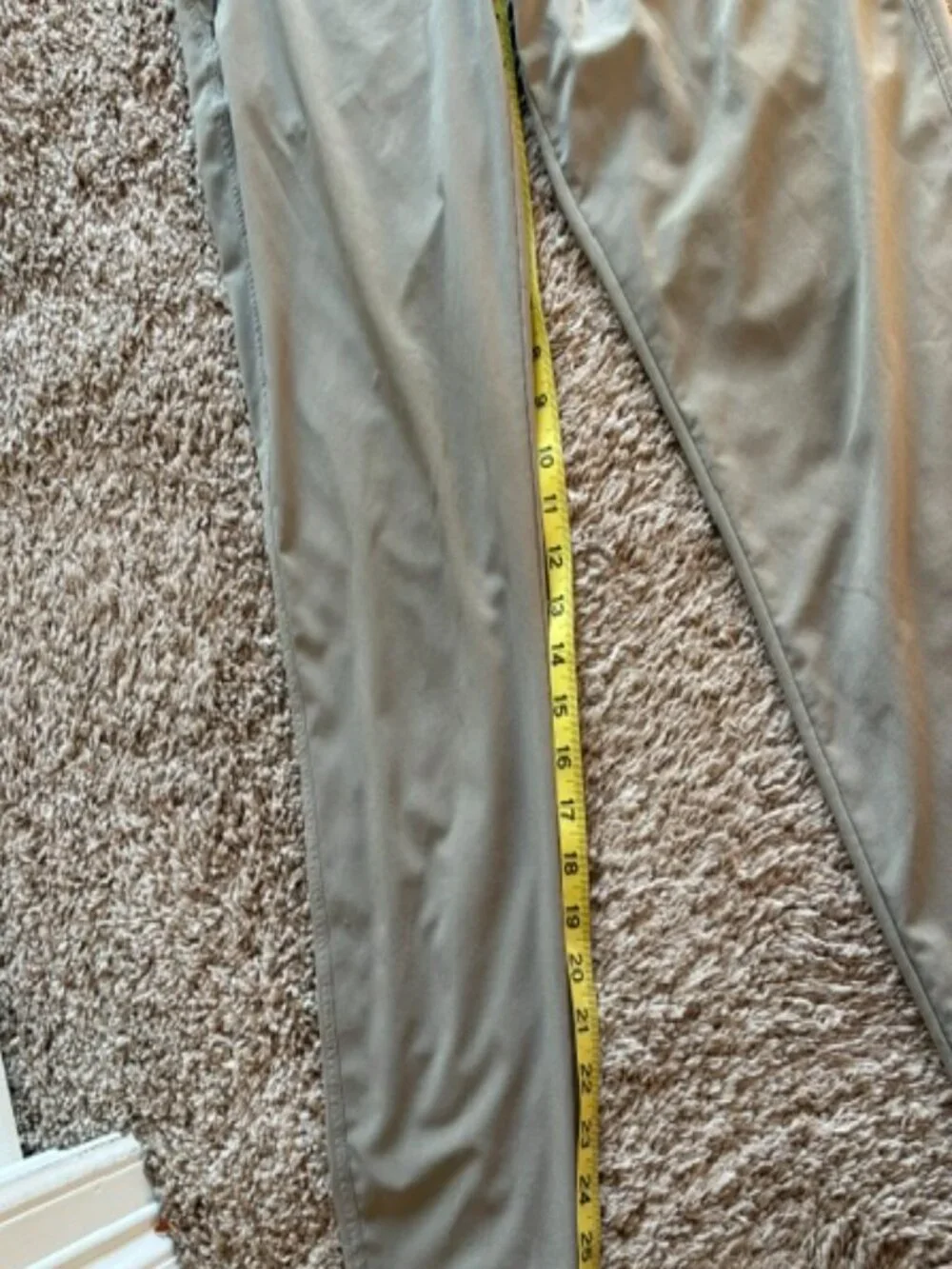 Kuhl Women's Khaki jogger pants, size small, great condition!